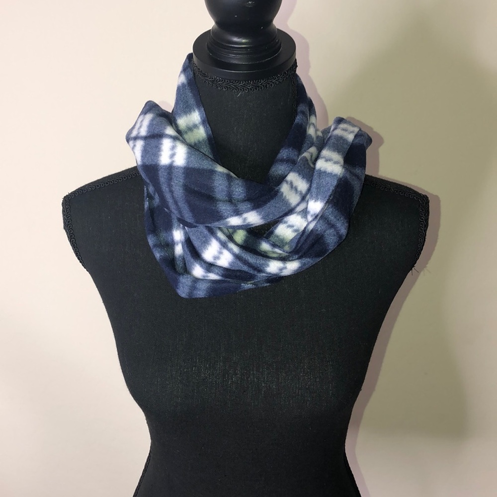 NWOT Women’s Scarf